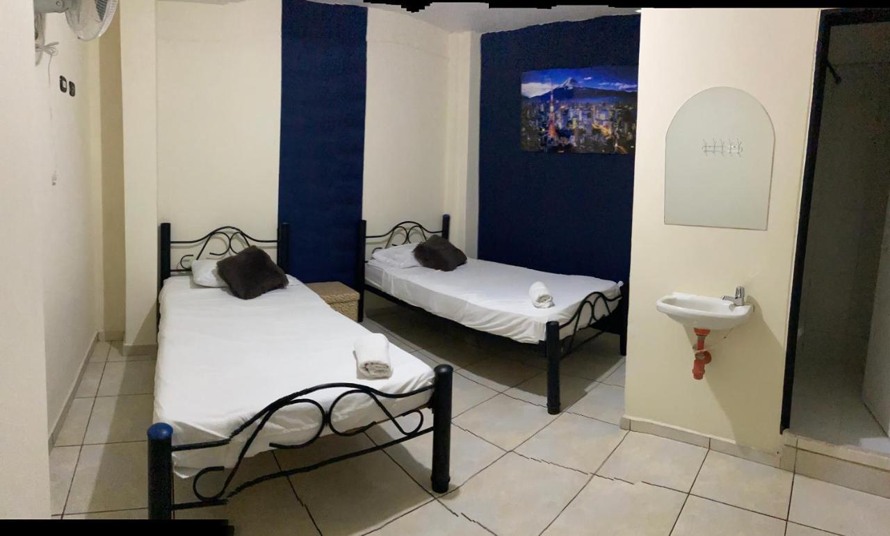 Otono Hostel Сан-Хиль Экстерьер фото