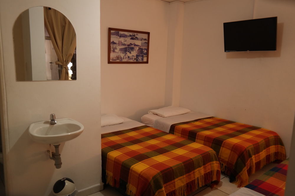 Otono Hostel Сан-Хиль Экстерьер фото